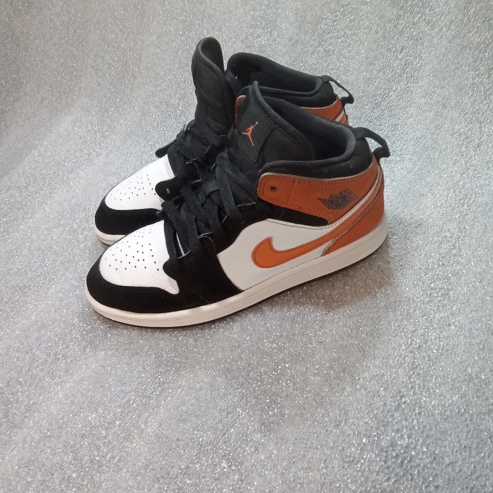 Nike Air Jordan 1 Mid Orange Black White Sz Us 2y